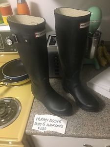 Hunter boots size 5