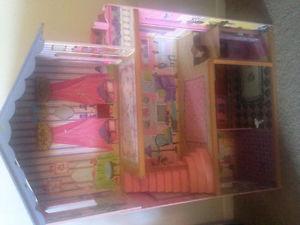 Kidcraft doll house