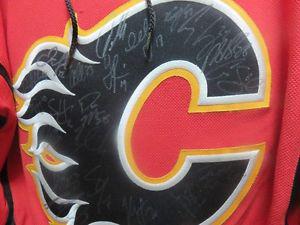 MINT Team Signed  Calgary Flames Jersey!!