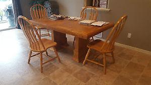 Oak kitchen table and 4 chairs