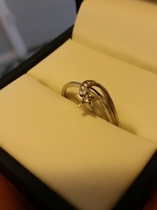 Ring size 6 1/2, white gold