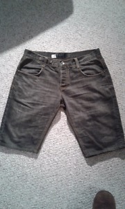 Rocawear jean shorts 36