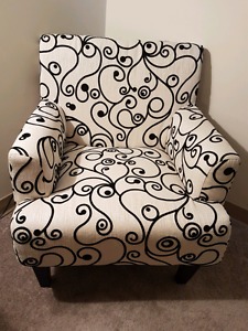 STYLISH ACCENT CHAIR