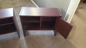 Two solid small bookcases 25”W 20H