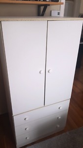 White particle boad Armoire