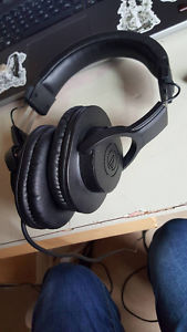 audio technica ath-m20x Headphones