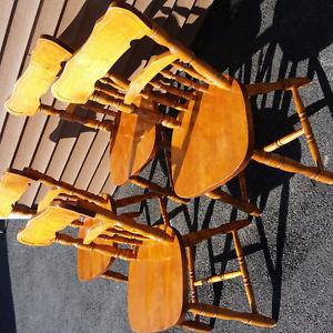 4 really good shape kitchen chairs $50