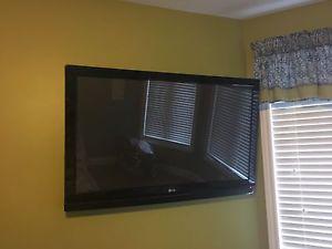 50 in lg wall mount tv