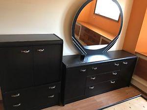 Bedroom set for sale.... MOVING OUT SALE
