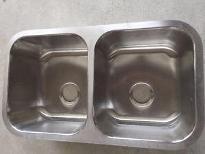 Brand new kitchen double sink very thick very good quality.