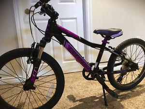CANNONDALE KIDS BIKE ALMOST NEW