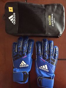 Junior soccer keeper gloves
