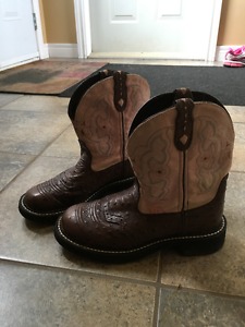 Justin Gypsy Cowboy Boots size 7B