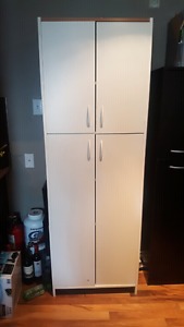 Kitchen pantry - white