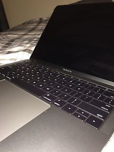 Macbook Pro  no touch bar! GOOD CONDITION