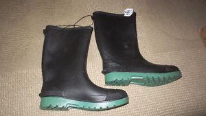New Boys Size 5 Rubber Boots