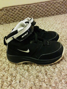 Nike toddler basketball shoes size 6
