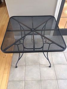 Patio Table (Metal) No Maintenance