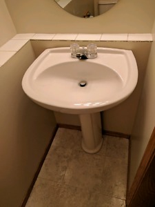 Pedestal Bathroom Sink in White