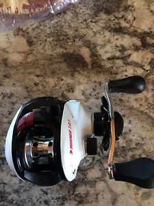 Quantum bait cast reel
