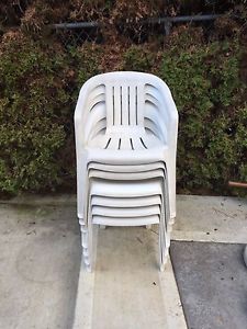 Set of 7 plastic chairs