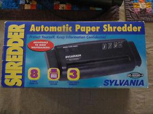 Sylvania Paper Shredder