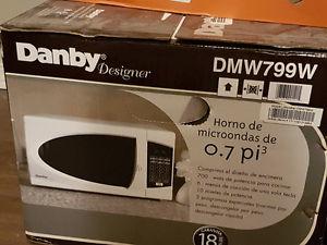 White Danby Microwave DMW799W