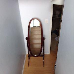 free standing oval mirror