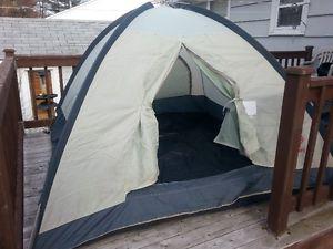 tent plus 2 Therm A Rest mattresses
