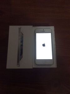32gb iPhone 5, white, MTS / BellMTS