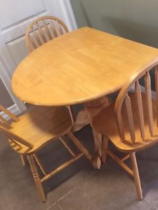 40" Wood Round Kitchen Table and 3 Chairs