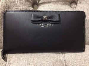 Beautiful Authentic Marc Jacobs Black Leather Wallet $230US