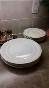 Dinner and dessert plates (white)