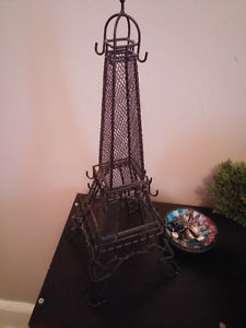 Eiffel Tower Jewelry Holder