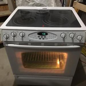 MAYTAG SMOOTH TOP SLIDE IN STOVE FOR SALE !!!