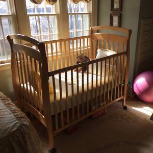 Maple Sleigh Crib - Mint Condition