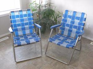 PAIR PORTABLE FOLDING ARMS CHAIRS.