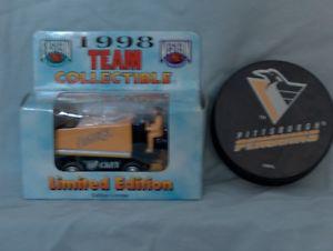 Pittsburgh Penguins Collectible Souvenir Set
