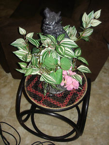 Plant Stand w/ Wolf Ornament