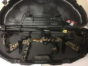 Selling Mathews monster edition compound bow
