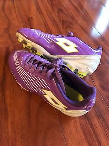 Soccer shoes size 1