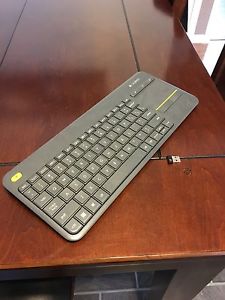 Wireless Logitech keyboard w/trackpad