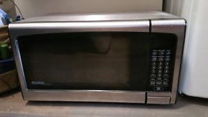 1.1 cu feet Danby microwave oven