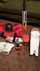 BRAND NEW CRICKET KIT