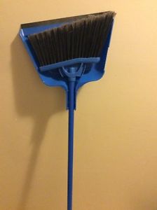 Broom & dust pan