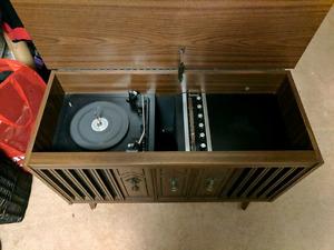 Fleetwood Console Turntable and Stereo