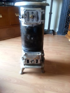 GREAT SMALL ANTIQUE WOOD STOVE GUELPH STOVE CO 