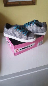 Girls Airwalk sneakers (never worn)