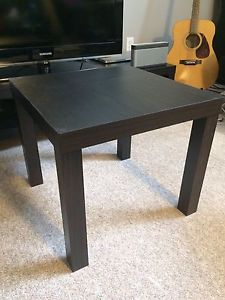 Mini corner table