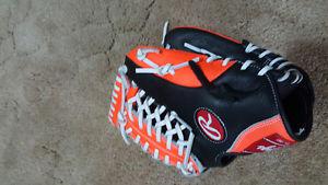 New Rawlings Baseball Glove "